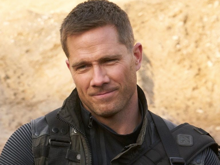 davinjaqobis Image of as D'avin Jaqobis (Luke Macfarlane)