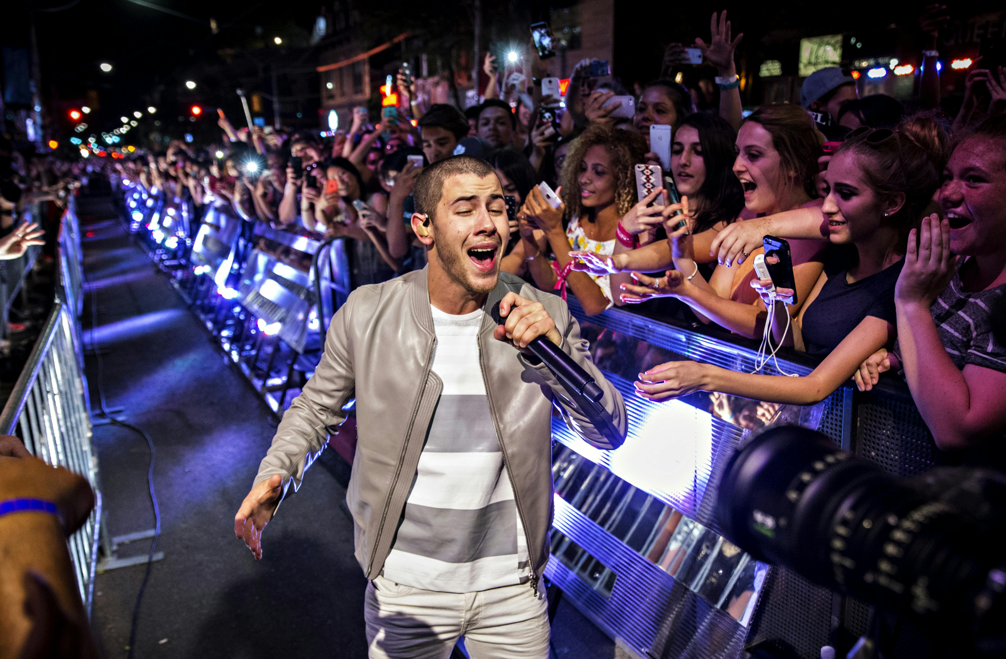 Image for the Pop the Champagne Papi! Drake Makes History Winning Five 2016 IHEARTRADIO MUCH MUSIC VIDEO AWARDS press release