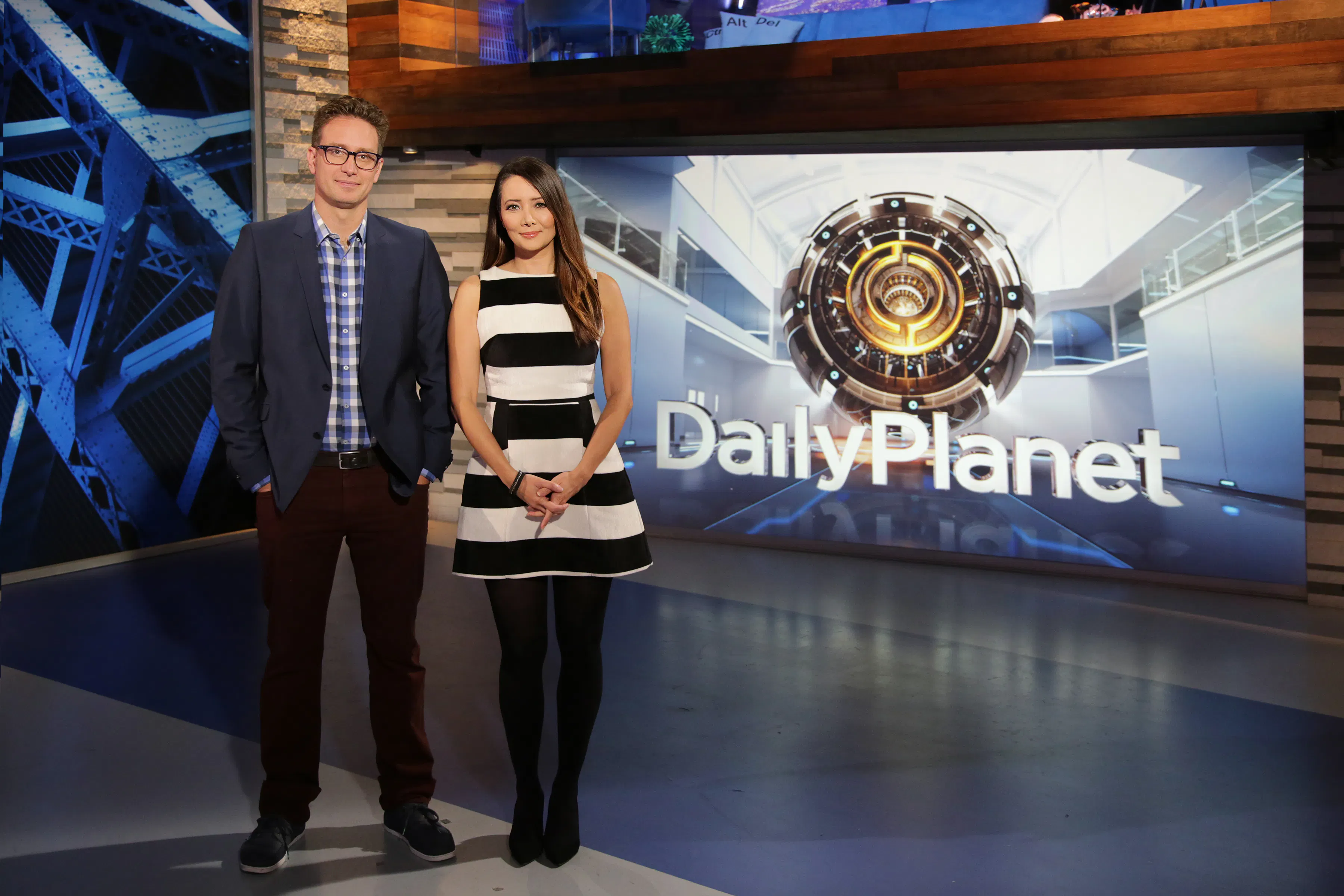 Image for the DAILY PLANET Spreads Sci-Tech Cheer For All to Hear During “High-Tech Toys Week”, Beginning December 5 on Discovery press release