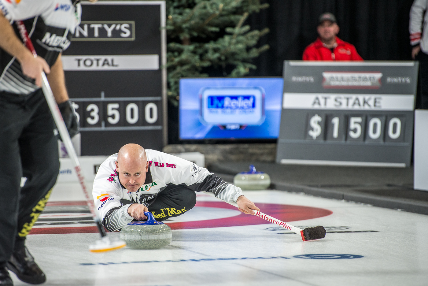 Team Koe Advance to Tomorrow s PINTY S ALL STAR CURLING SKINS GAME