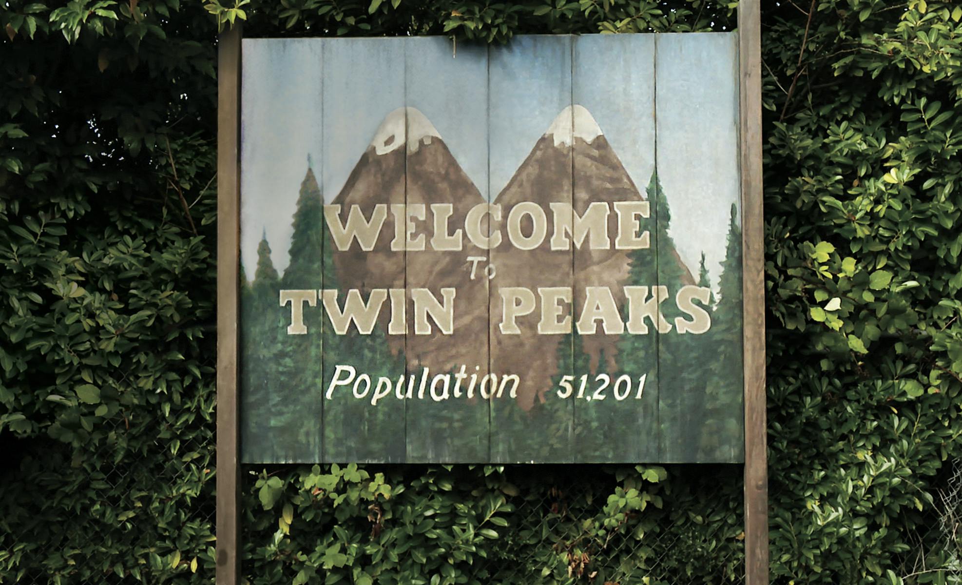 Image for the MAY 2017 HIGHLIGHTS: TWIN PEAKS from SHOWTIME; the CraveTV Original Series CASUAL Returns; and More. press release