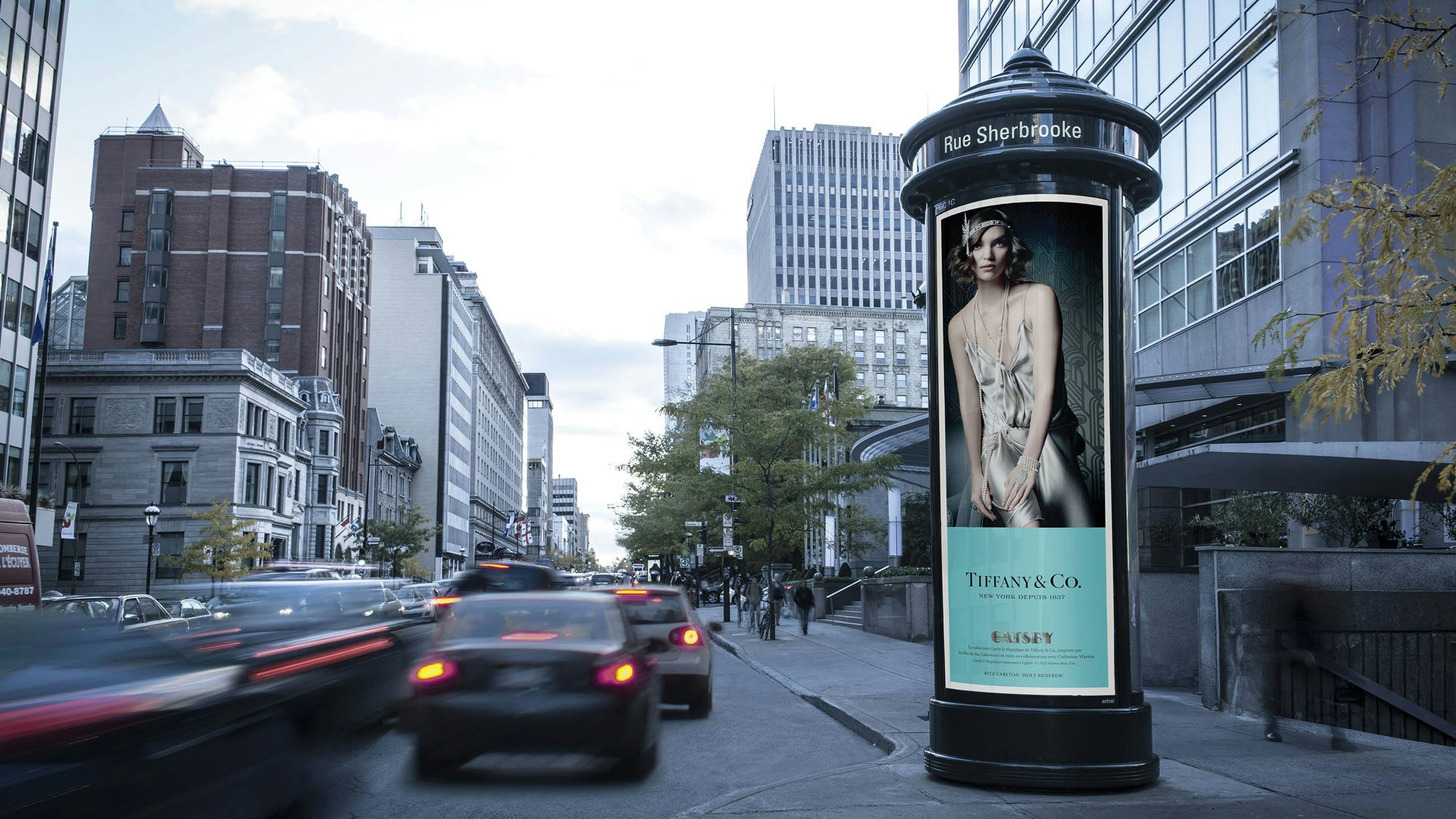 Astral mega street column featuring a Tiffany&Co. ad alongside a busy street