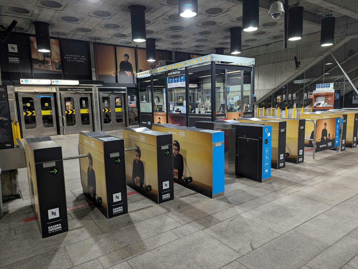 Metro station wrap - Nespresso ad
