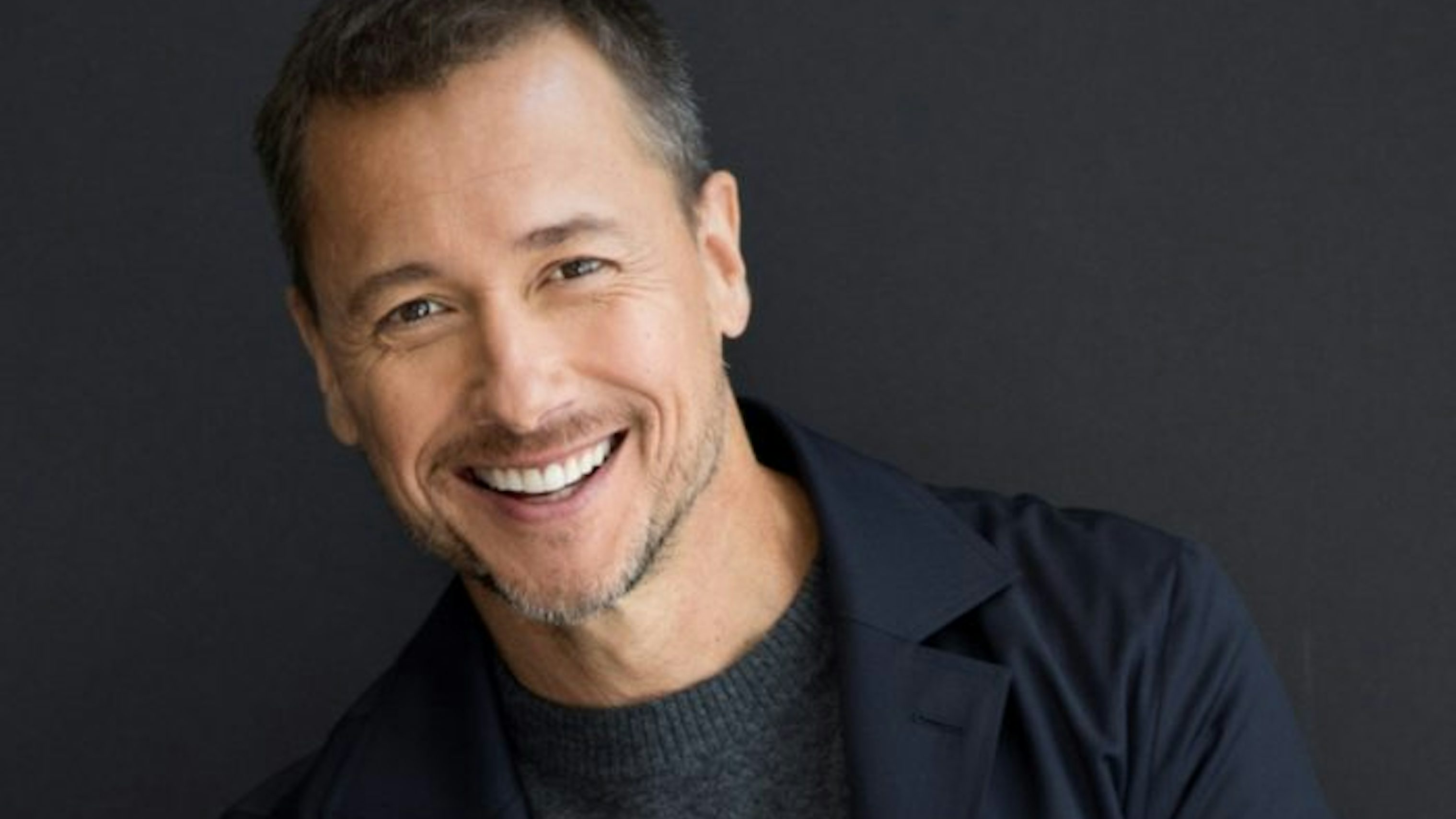 Stéphane Rousseau de retour à ÉNERGIE pour le temps des Fêtes! - Bell Media