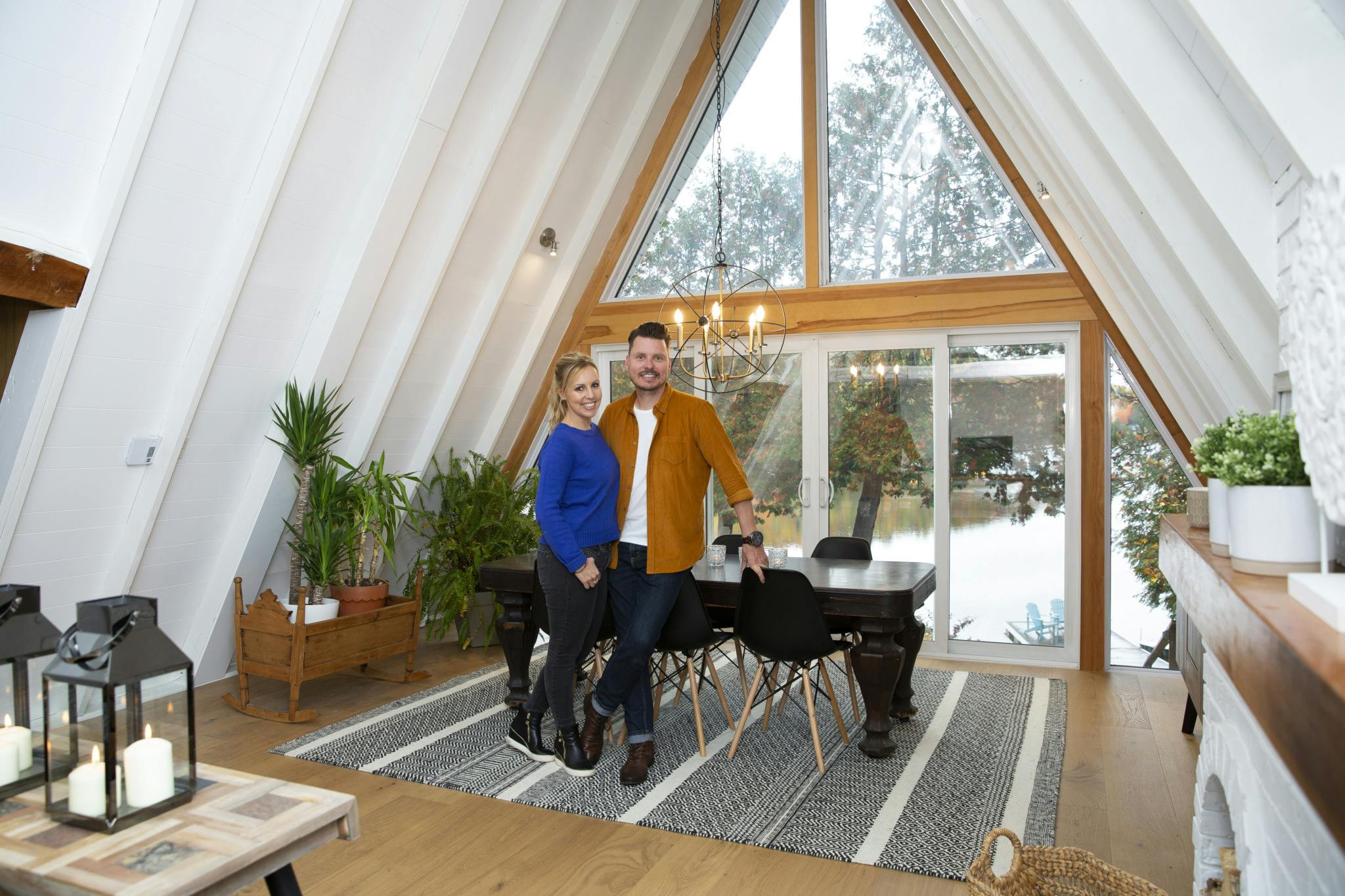 Image en vedette de l'article Folie immobilière et rénovations de chalet : Canal Vie tombe à point ce printemps avec deux nouvelles productions originales!