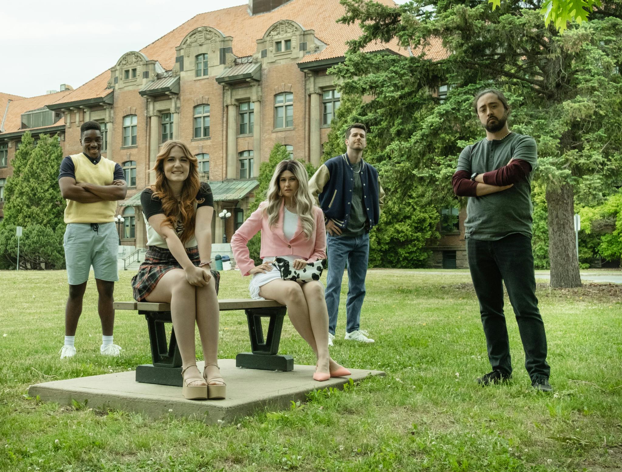 Image en vedette de l'article COMPLÈTEMENT LYCÉE : UNE NOUVELLE COMÉDIE PARODIQUE SUR NOOVO.CA