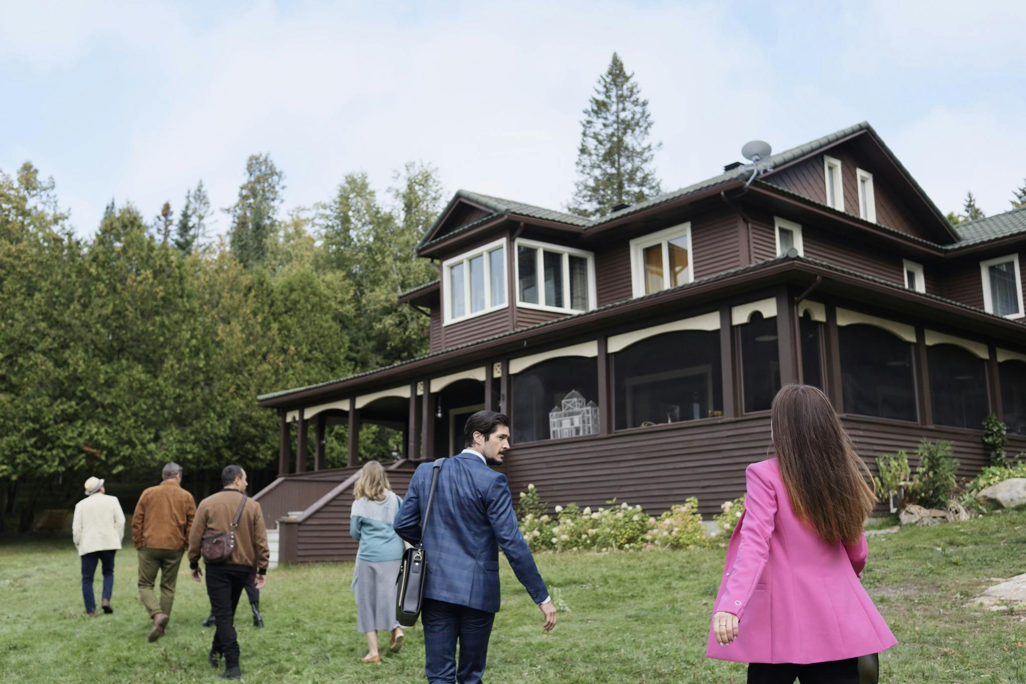 Image en vedette de l'article ALLER SIMPLE : LES PREMIÈRES IMAGES DÉVOILENT UNE DISTRIBUTION DE HAUT CALIBRE