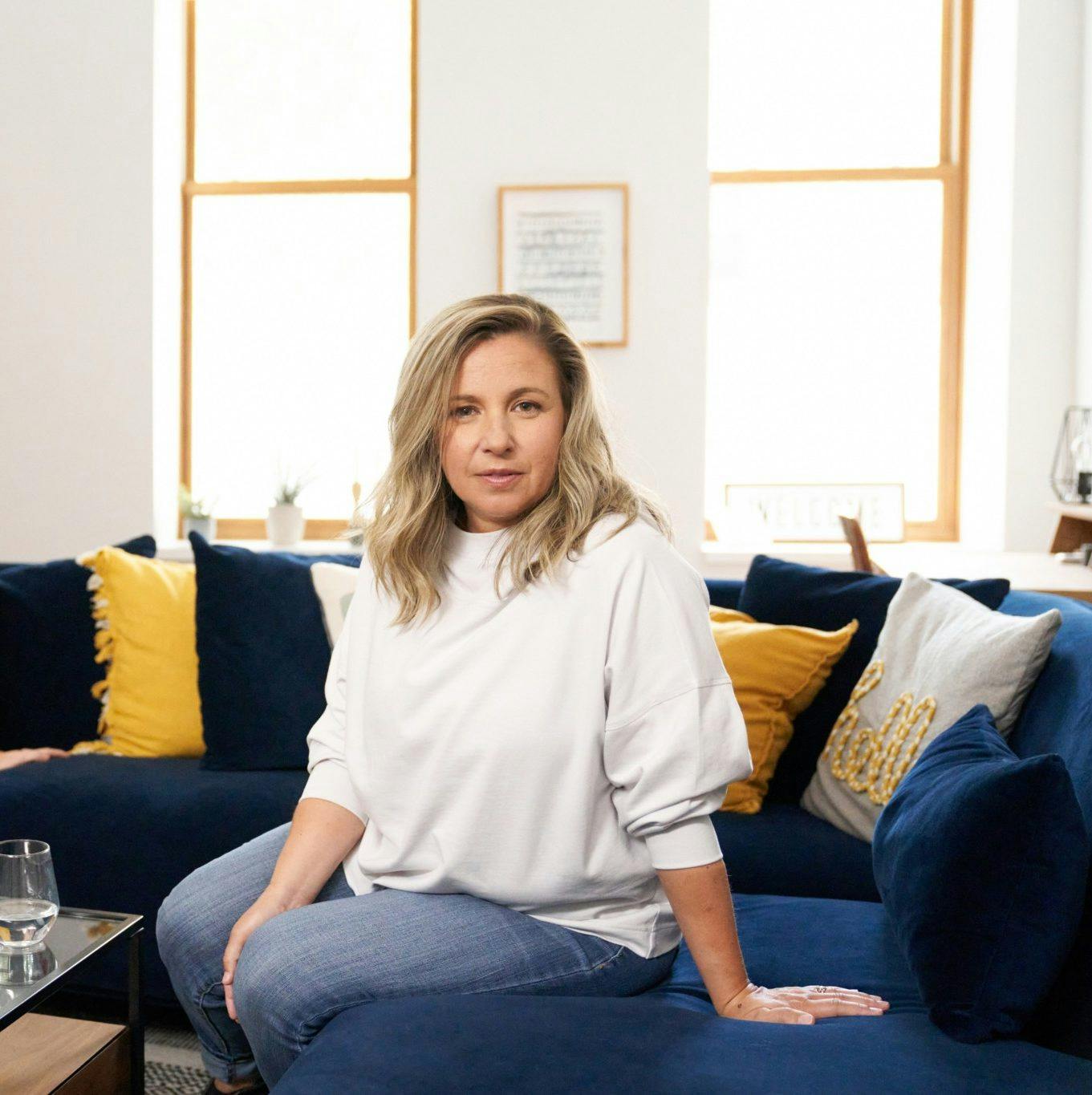 Image en vedette de l'article MAMAN, POURQUOI TU PLEURES? dès le 26 janvier sur Canal Vie, Crave et Noovo.ca