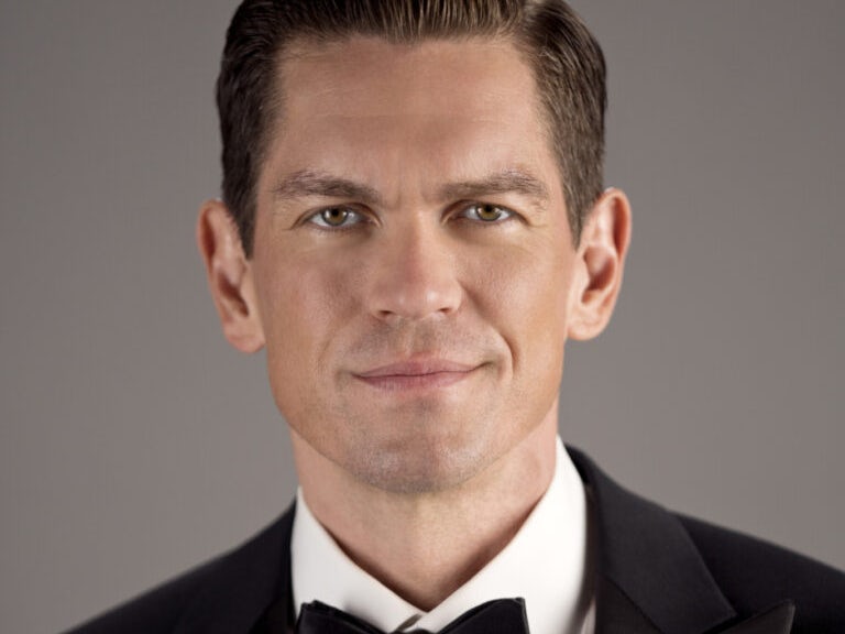 TRUE LIES Image of Steve Howey as Harry