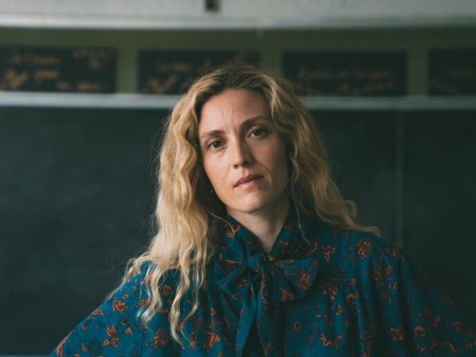 Copie de CHOUCHOU_PORTRAIT-09235 Image de Évelyne Brochu jouant le rôle de Chanelle