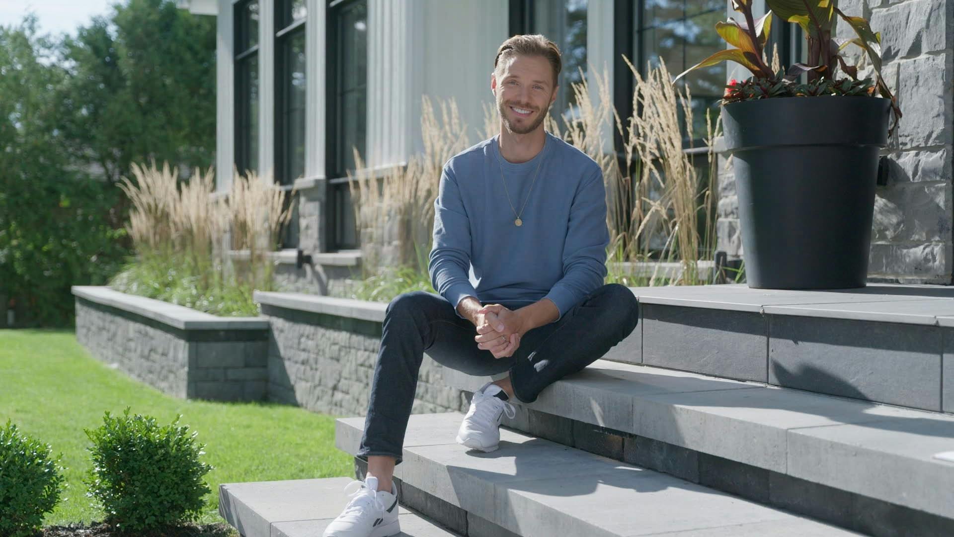 Image en vedette de l'article COMBIEN TU M’AIMES? | Martin Vachon animera une toute nouvelle téléréalité quotidienne sur Noovo mettant en vedette les couples les plus solides du Québec