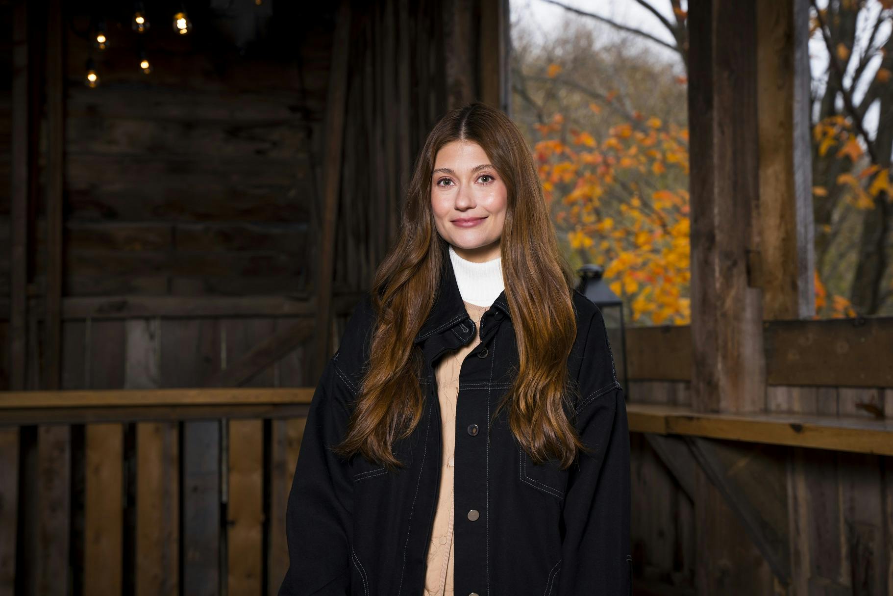 Image en vedette de l'article Retour à la ferme pour l’humoriste Katherine Levac dans KATHERINE EST DANS LE PRÉ sur Crave