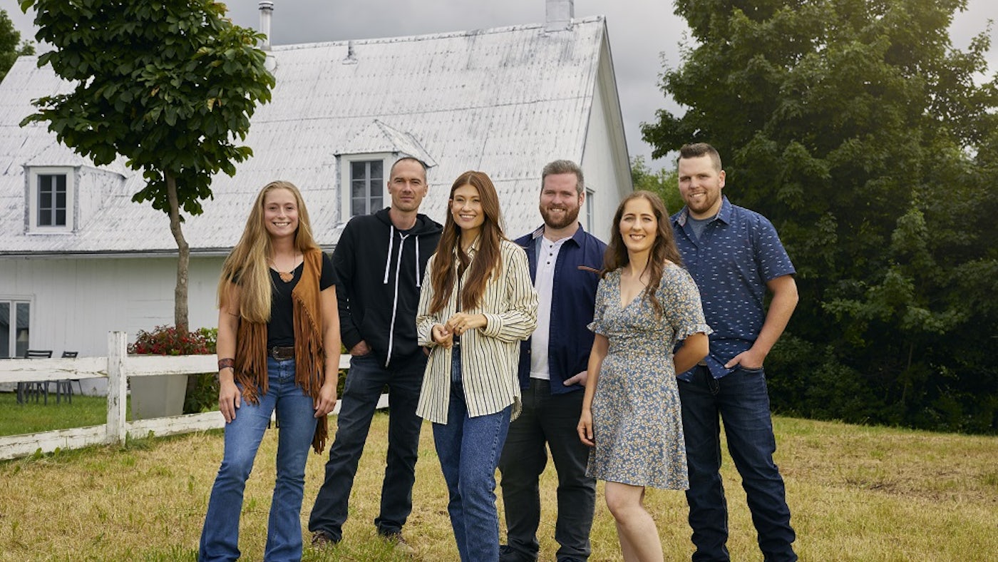 Image en vedette de l'article Découvrez les cinq agriculteurs et agricultrices participant à la 11e édition de L’AMOUR EST DANS LE PRÉ