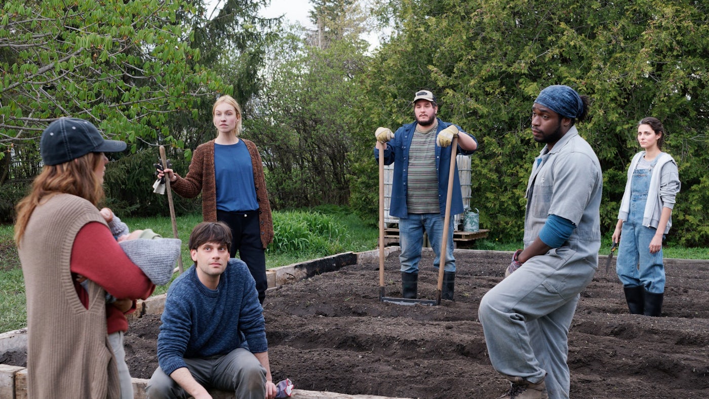 6 personnages d'Aller Simple 2 jardinent