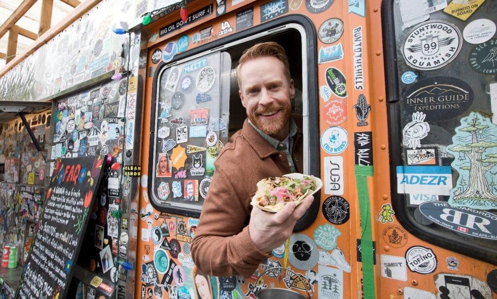 Image of Jon Montgomery, host of THE AMAZING RACE CANADA, available to stream on CTV, CTV.ca and the CTV app.