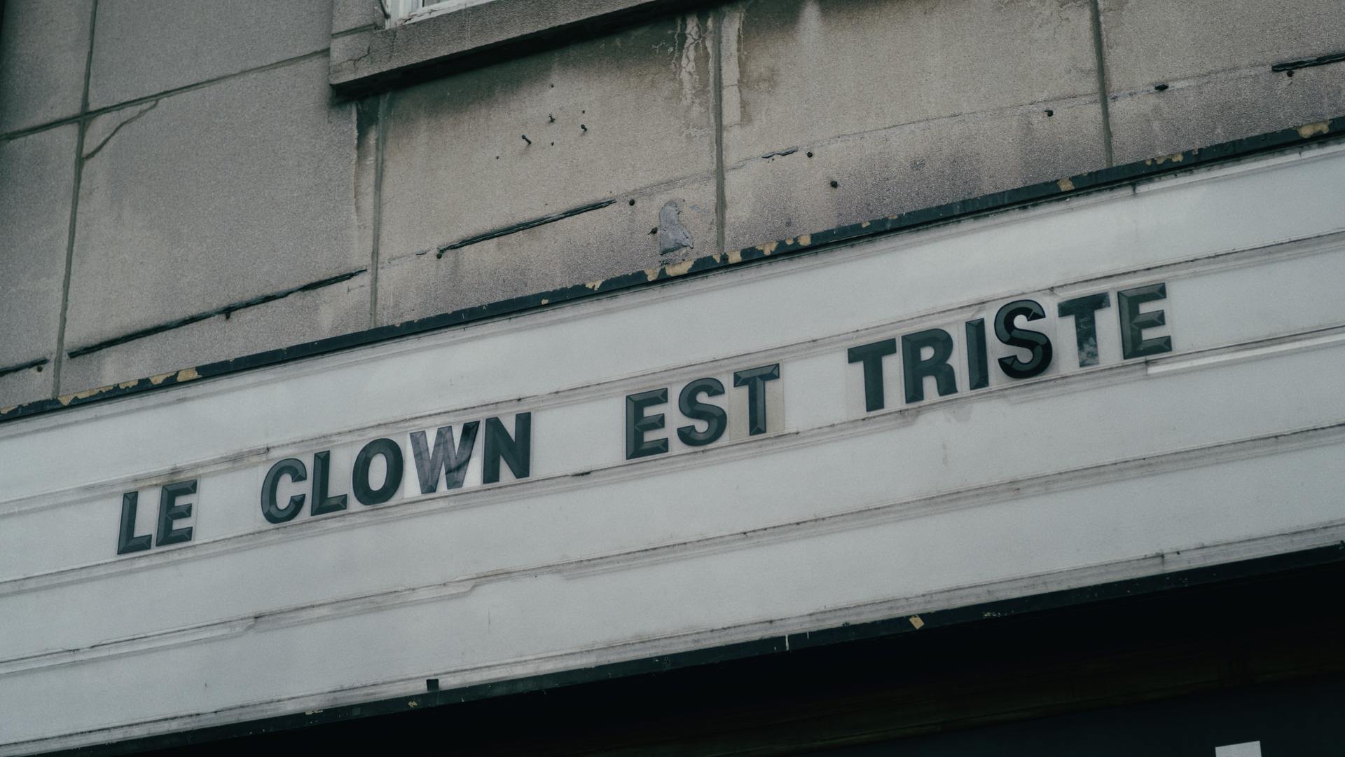 Image en vedette de l'article Des humoristes s’ouvrent sur leur santé mentale dans le documentaire LE CLOWN EST TRISTE