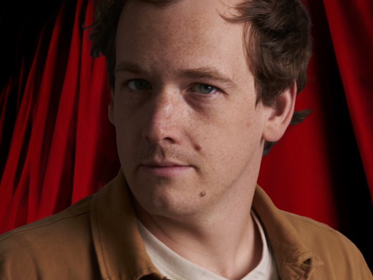 LesTraitres_Saison2_Portrait_Charles_EricMyre Image de jouant le rôle de Charles