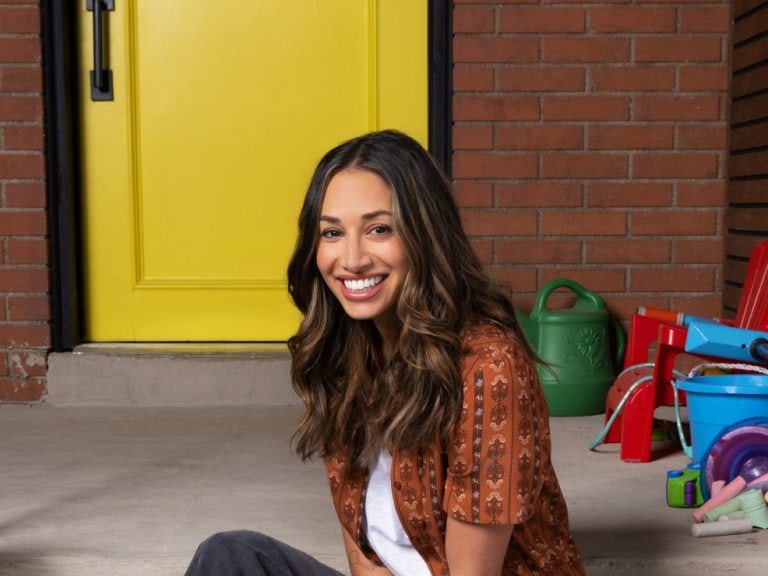 CRE_S4_Front_Steps_2209_R Image of Astrid Berney as Meaghan Rath