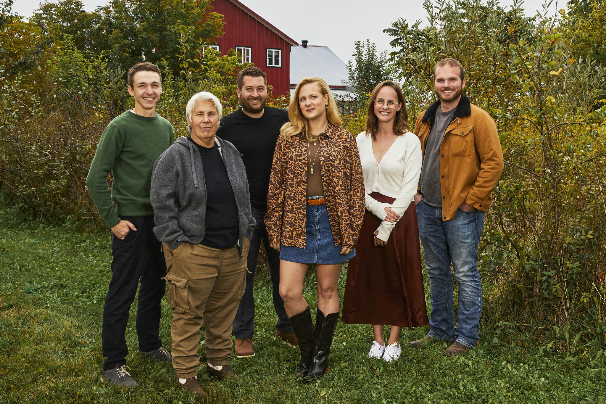 Image en vedette de l'article 13e saison de L’AMOUR EST DANS LE PRÉ  Cinq candidats et candidates aux commandes afin de trouver l’amour