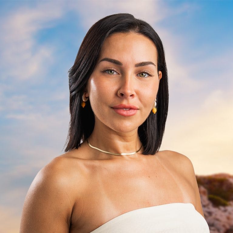 Image de  jouant le rôle de JENNIFER