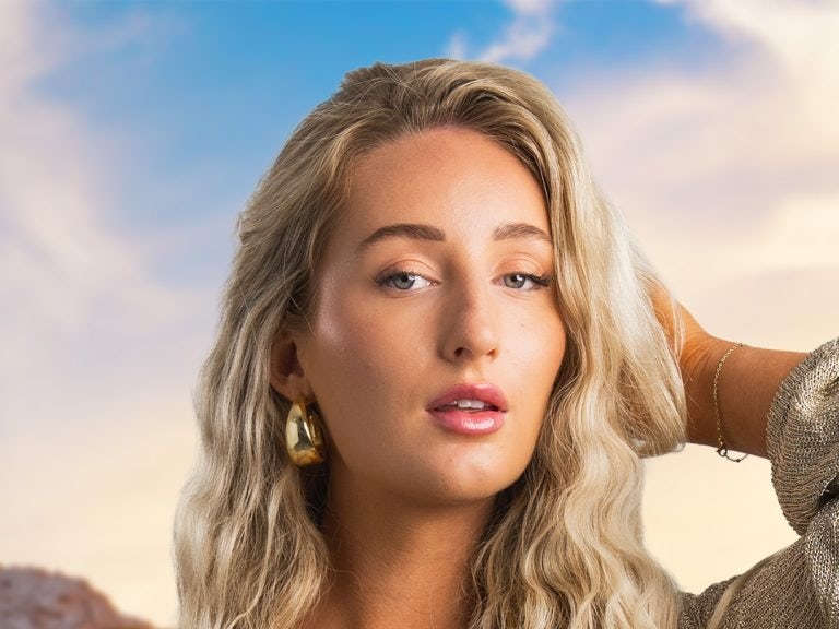 Marie-May Image de jouant le rôle de MARIE-MAY