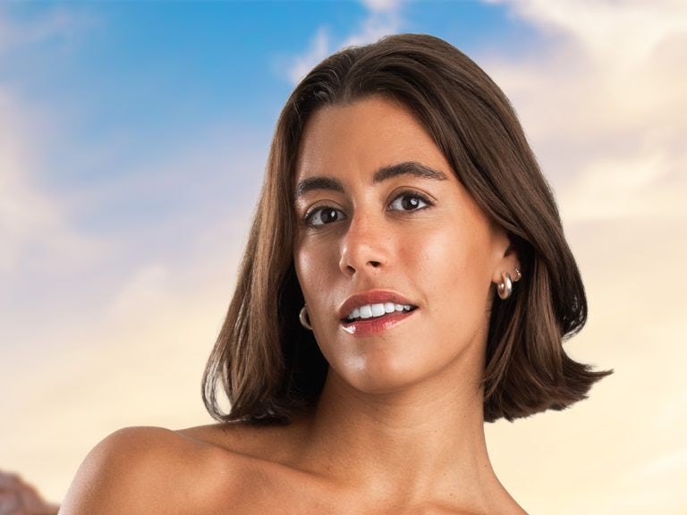 Naomi Image de jouant le rôle de NAOMI