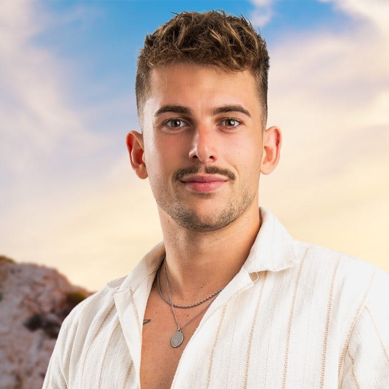 Image de  jouant le rôle de VICTOR