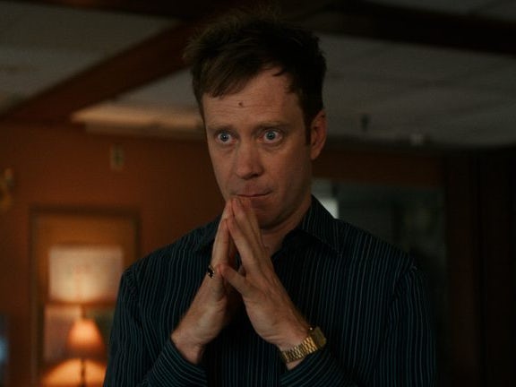 Inspirez expirez_S02_Ep13_011 Image de Simon Lacroix jouant le rôle de BRUNO