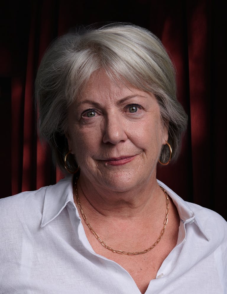 Image de  jouant le rôle de Dominique