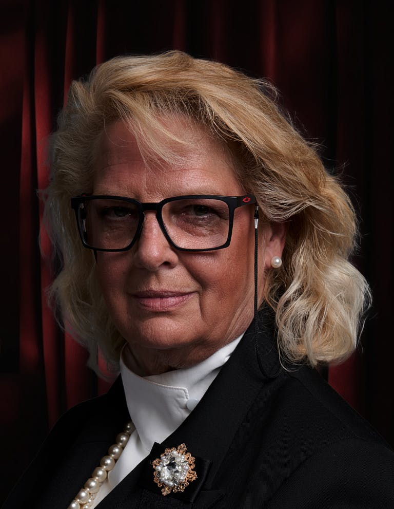 Image de  jouant le rôle de Élaine