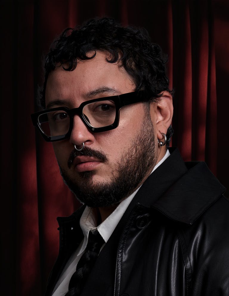 Image de  jouant le rôle de Javier