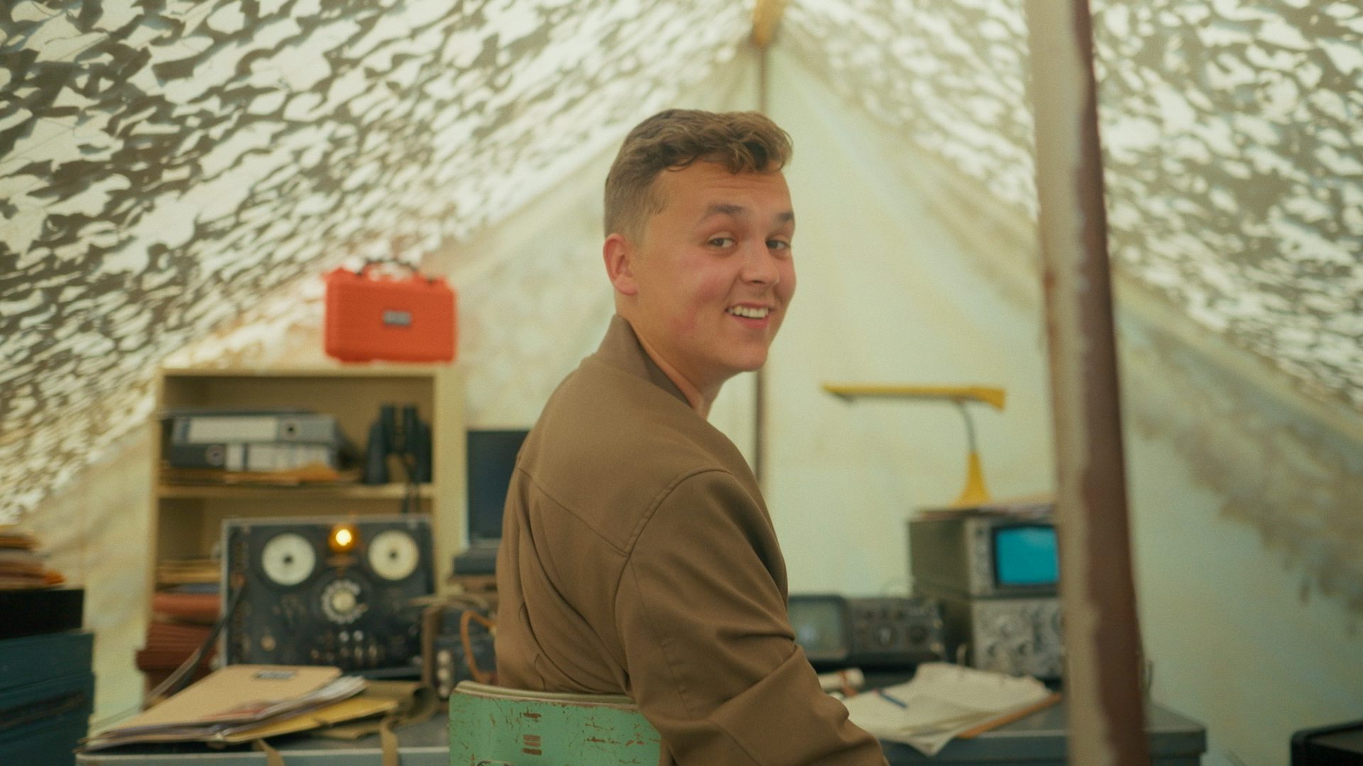 HorsReseau_S01E01_10024800-Pas de bouche fermée