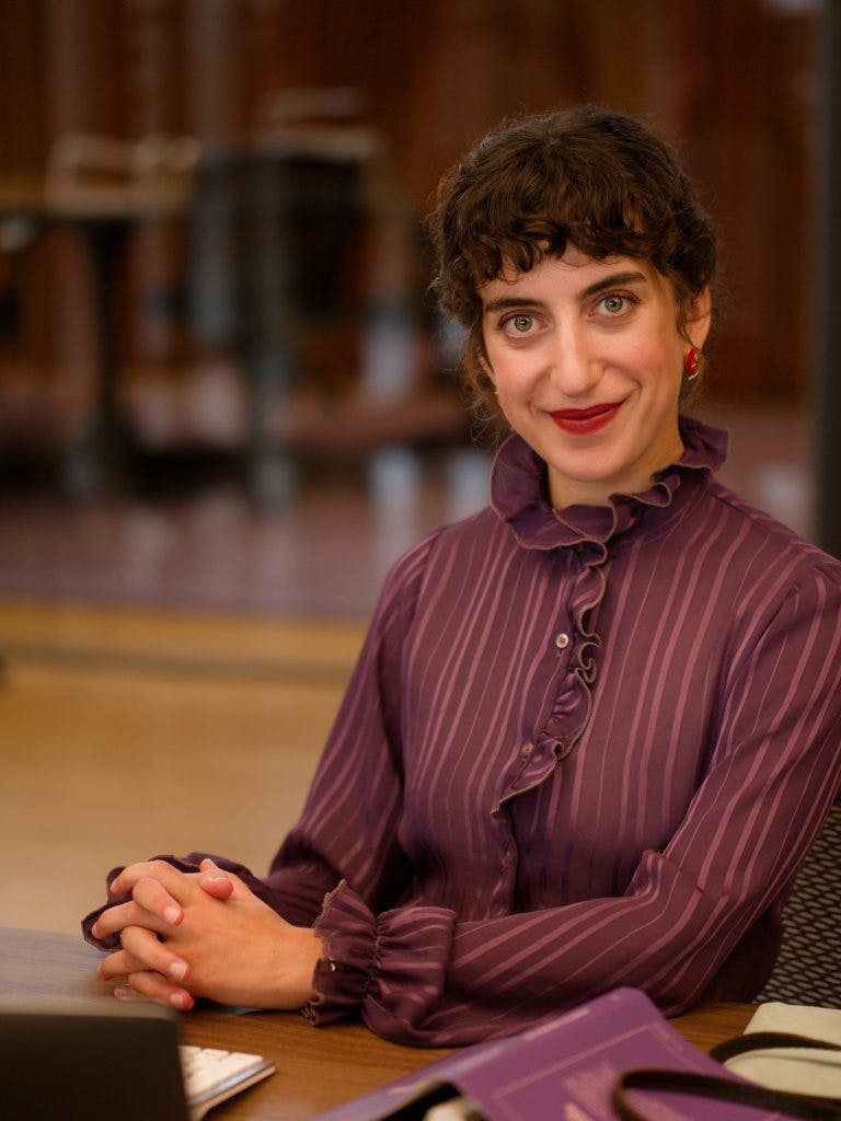 Image de Clémence Lavallée jouant le rôle de Érika