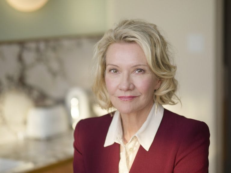 Image de Élise Guilbault jouant le rôle de Monique Brodeur