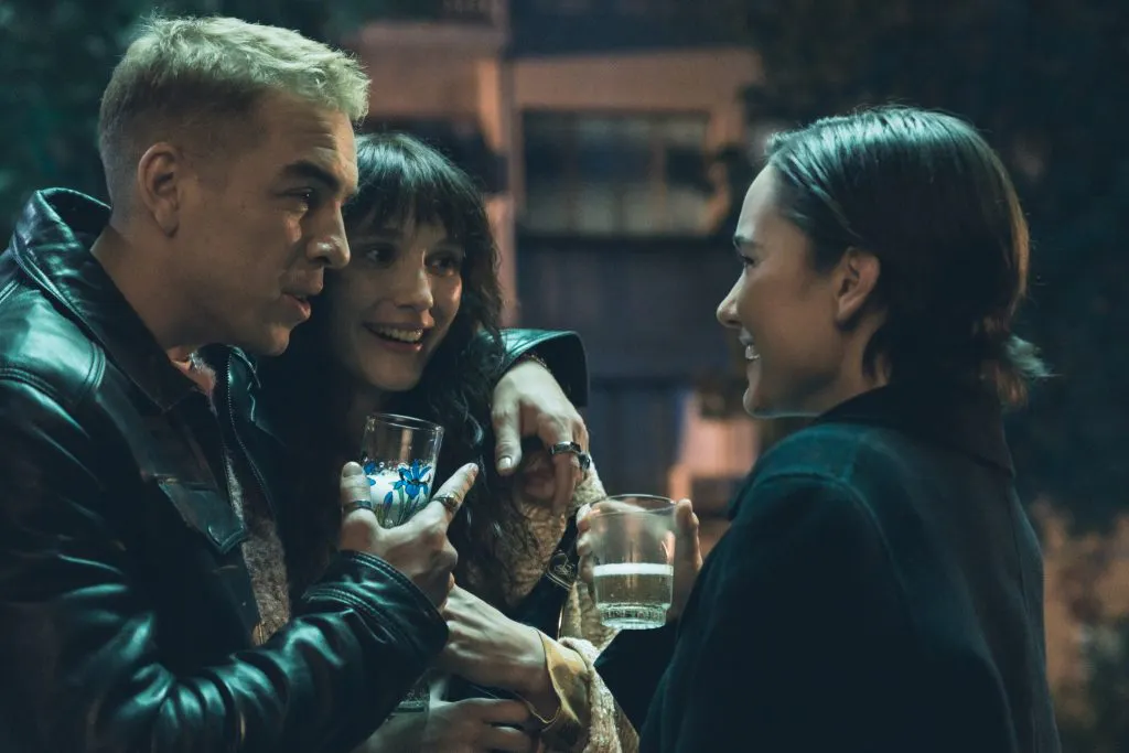 Video for the Je te tiens - Bande-annonce tv show